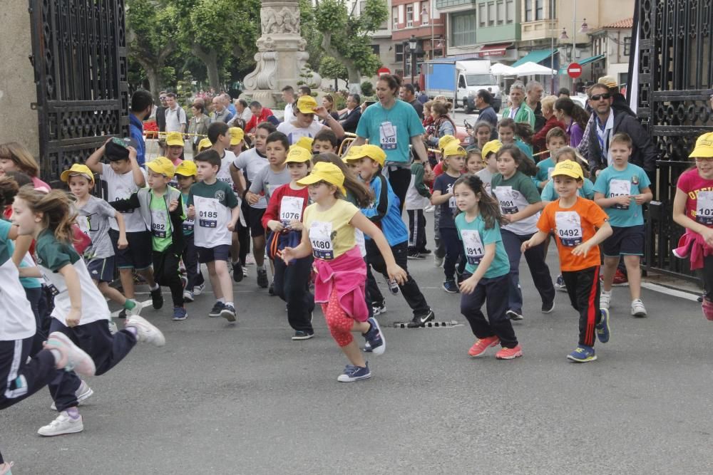 Los escolares asaltan la Escuela Naval