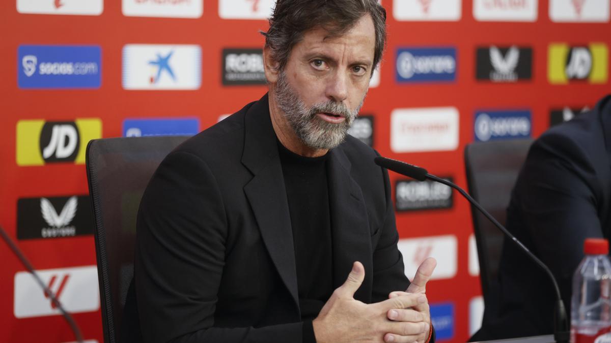 Quique Sánchez Flores, durante una rueda de prensa