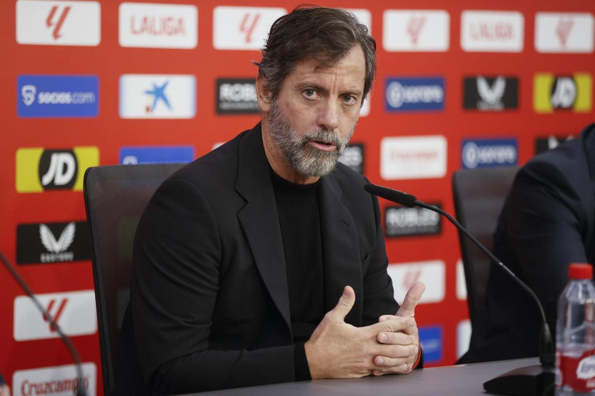 Quique Sánchez Flores, durante una rueda de prensa