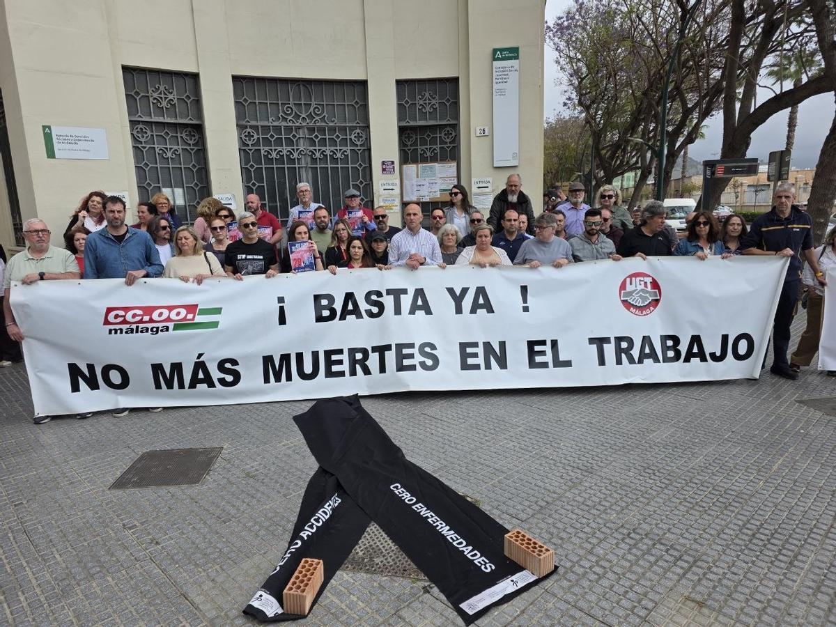 Concentración de los sindicatos para protestar por el aumento de las muertes en el trabajo.