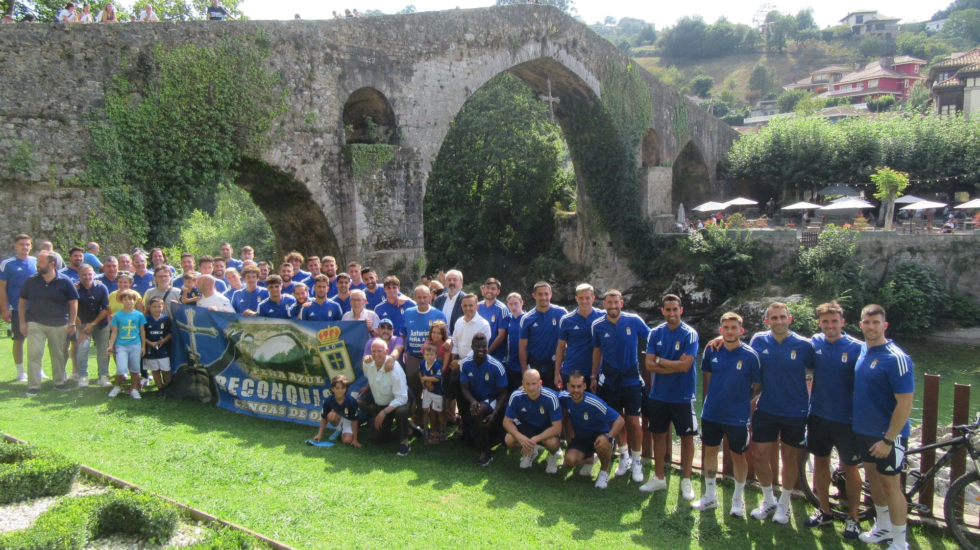 En imágenes: Así ha sido la visita del Real Oviedo a Covadonga junto a Pachuca