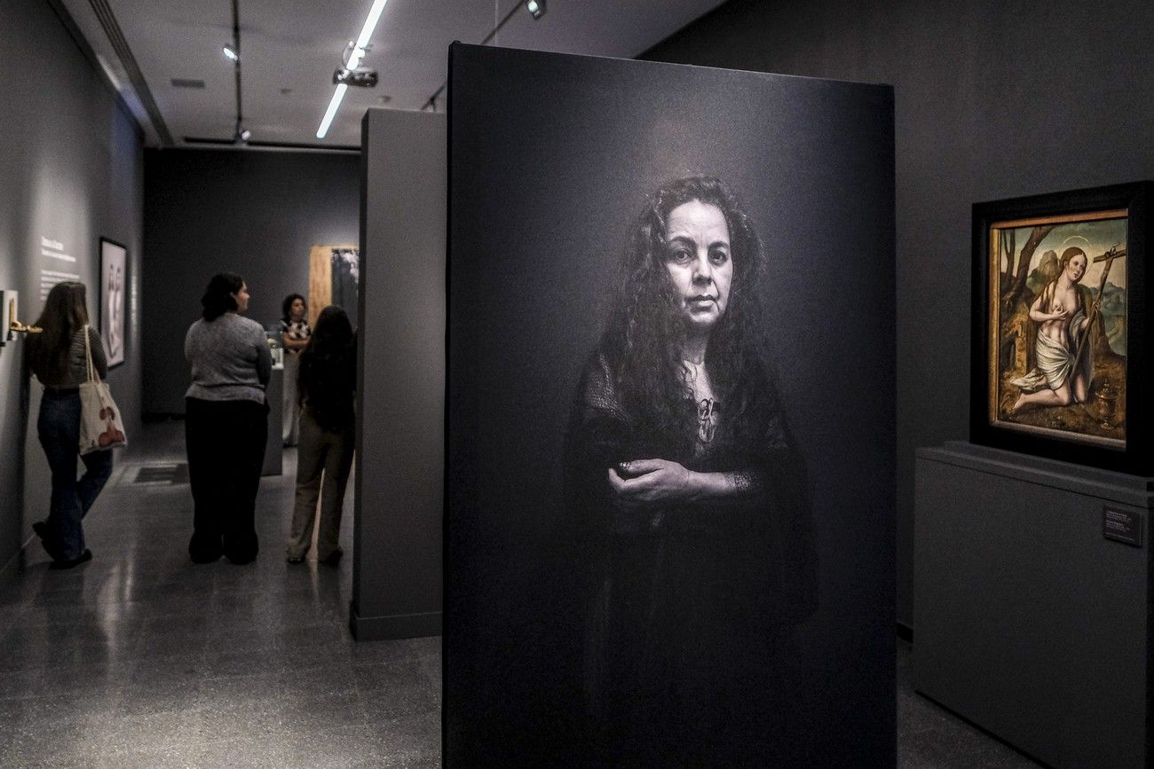 Exposición ‘Deshilar la colección. Urdimbres de lo sagrado’, de M. Nieves Cáceres