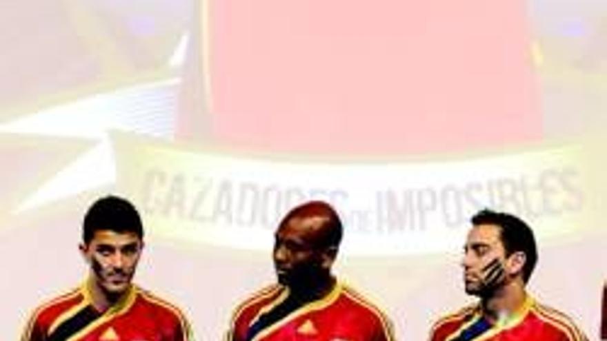 España presenta la camiseta de sudafrica 2010