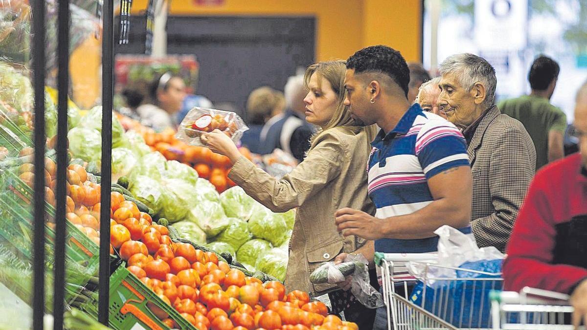 Clientes en un supermercado