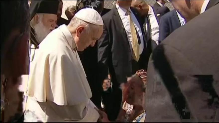 El Papa, en Lesbos: &quot;Es un viaje marcado por la tristeza&quot;