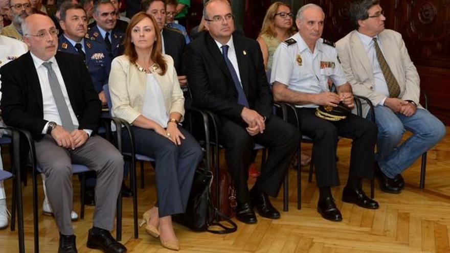 Acto de entrega de la medalla al Merito de Proteccion Civil a titulo postumo a Francisco Santana, fallecido en el incendio de La Palma