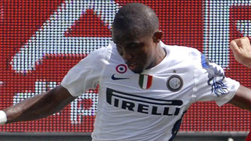 El delantero del Inter Samuel Eto&#039;o durante el encuentro ante el Cagliari