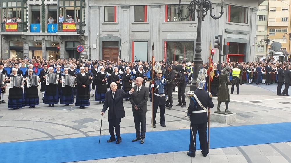 Todas las imágenes de la alfombra azul del teatro