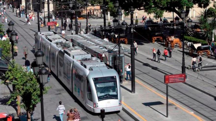 El Ayuntamiento aborda este viernes la ampliación del tranvía