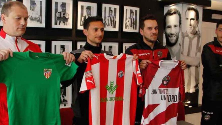 Representantes de los tres clubes, en el acto de presentación celebrado ayer en el Ruta de la Plata.