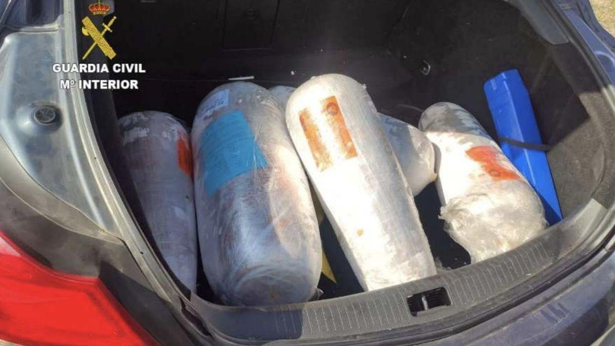 La carne de kebab se encontraba almacenada en el maletero del vehículo.