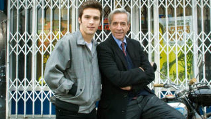 Ricardo Gómez y Imanol Arias en la serie