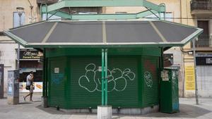 zentauroepp49428666 hospitalet 12 08 2019  quisco cerrado en venta fot grafo ser190901155703