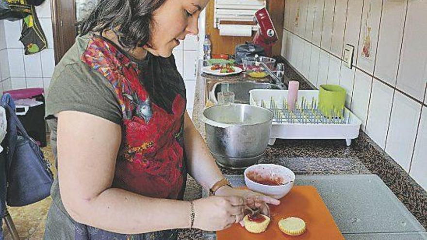 Mari, en su cocina.