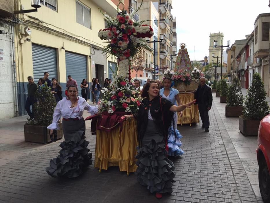 El Centro Andaluz de Alaquàs celebra la fiesta de las Cruces de Mayo