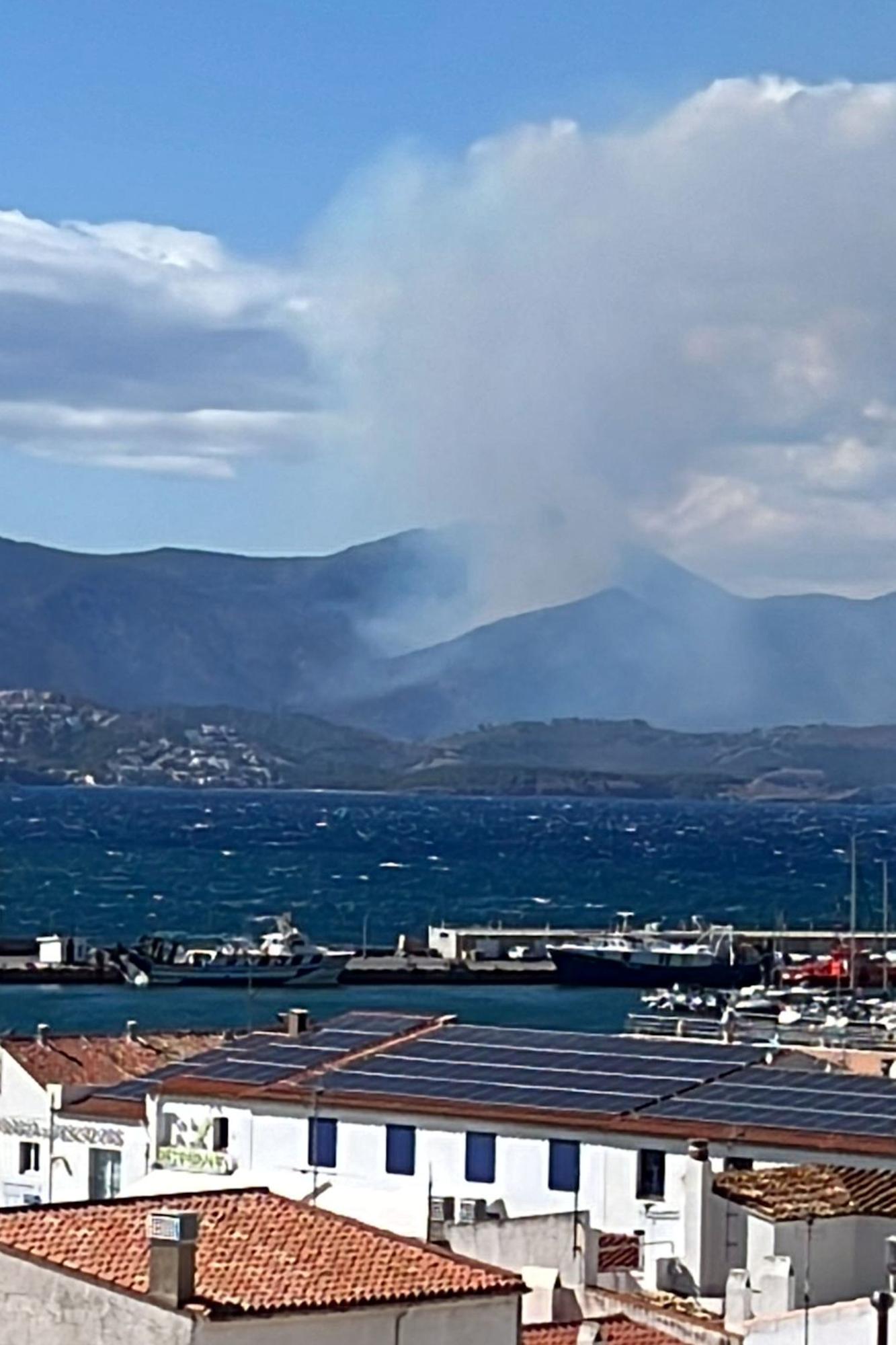 L'incendi entre Portbou i Colera