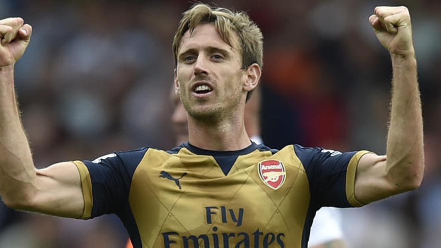 Nacho Monreal renueva con el Arsenal