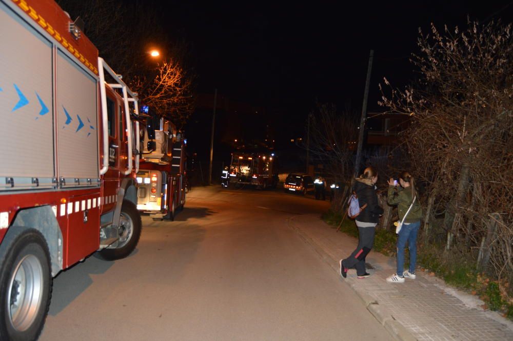 Incendi en una nau tèxtil, a Berga