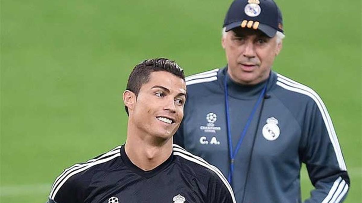 Cristiano Ronaldo y Ancelotti en un entrenamiento del Real Madrid