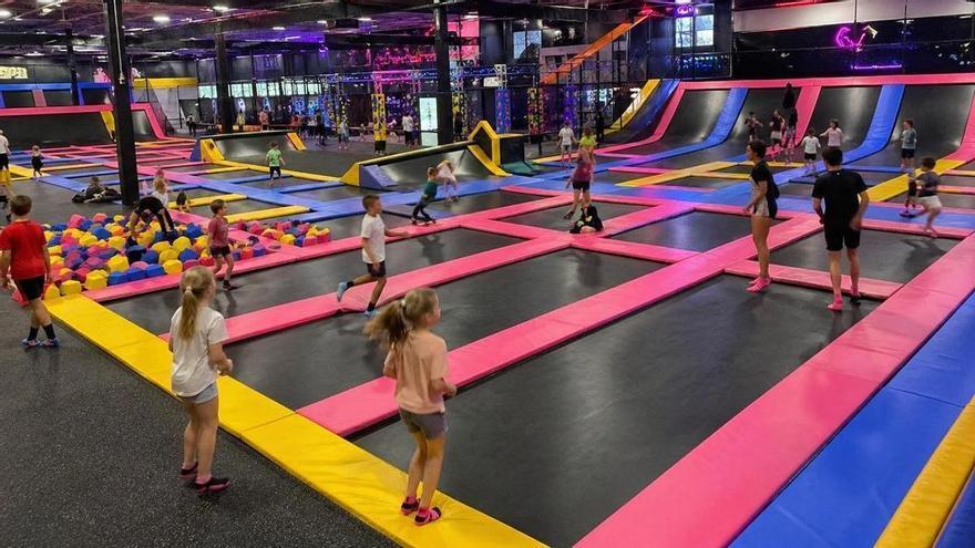 El peligro de los parques de saltos para niños que están tan de moda en España: 800.000 lesiones en 10 años