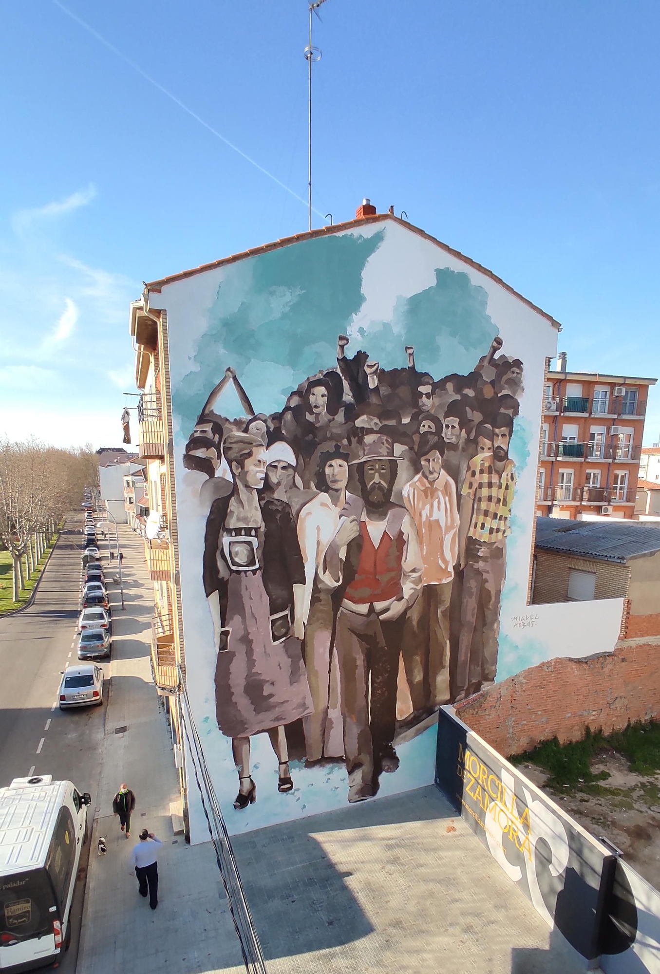 Nuevo mural en la plaza de La Encomienda