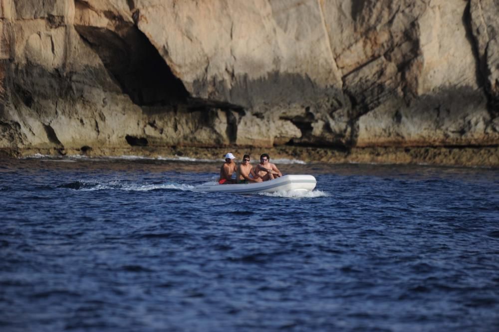 Nadal navega en su yate de 23 metros de eslora