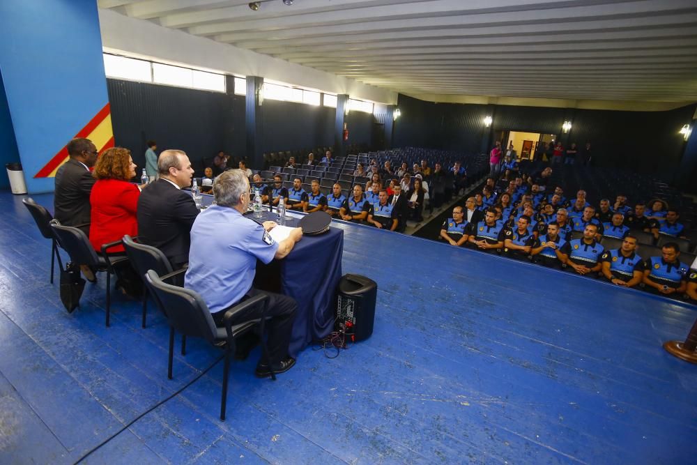 Augusto Hidalgo da la bienvenida a 19 nuevos policías locales