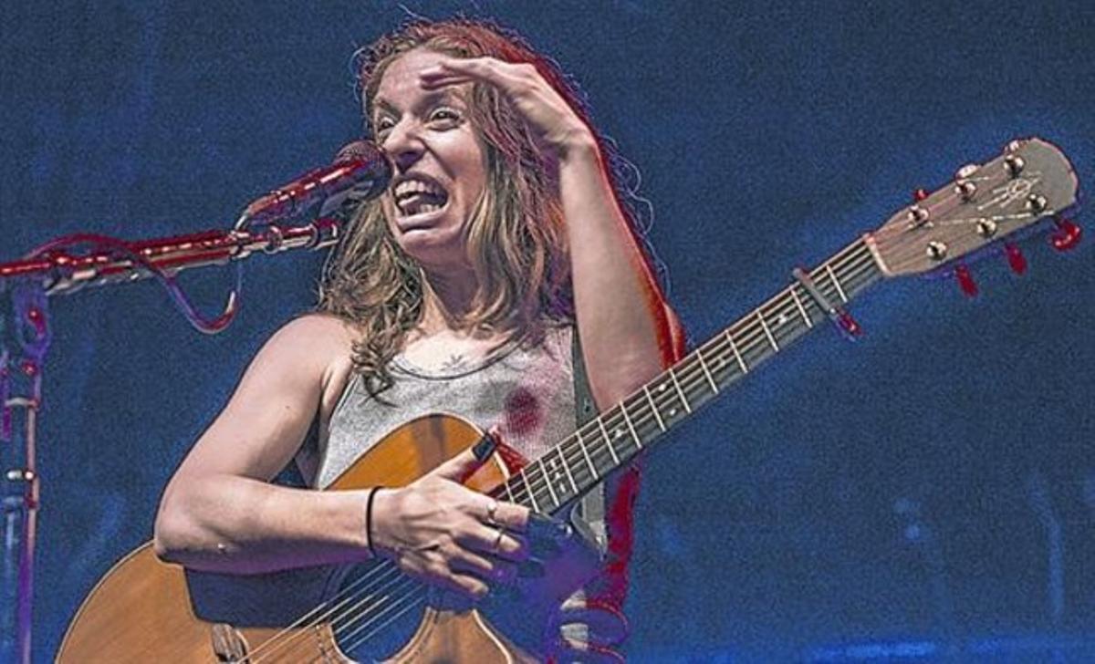 Ani DiFranco, durant el concert de diumenge a la sala Apolo.