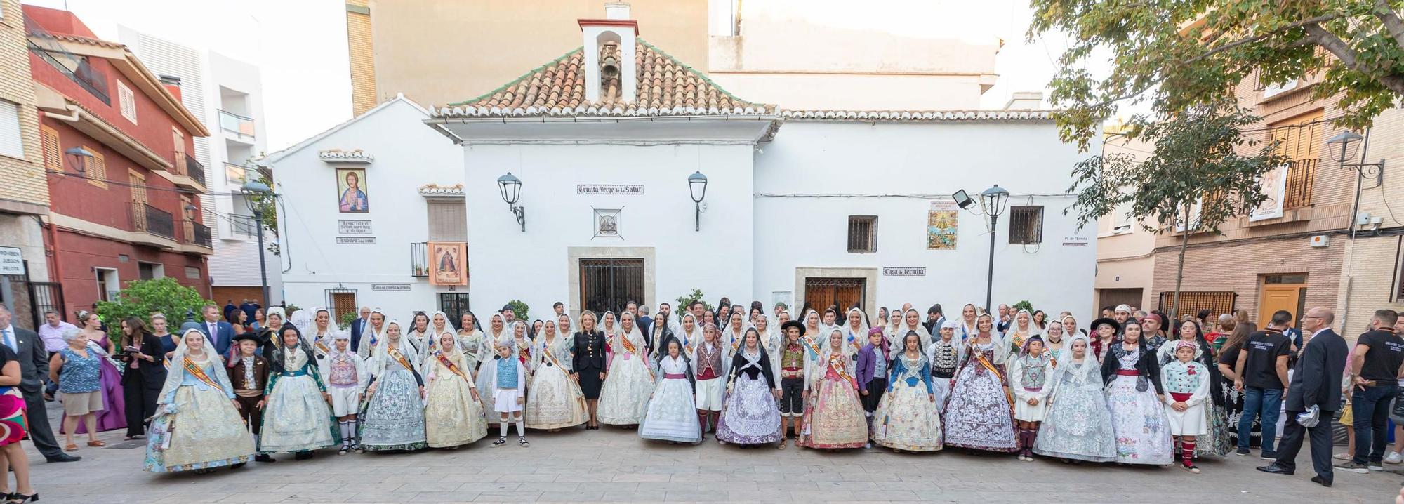 Cita fallera en la procesión de Xirivella