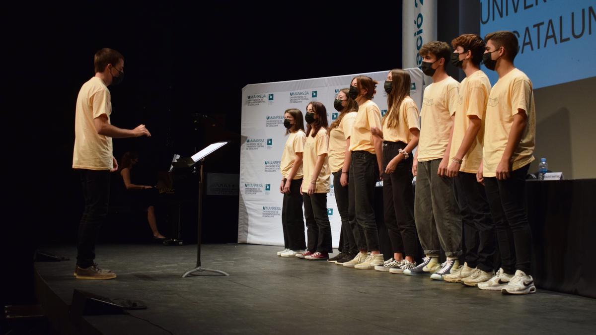 Acte de graduació de la promoció més nombrosa de la FUB dels darrers set anys