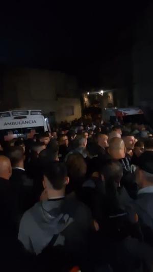 Sílvia Orriols sale del Ayuntamiento de Berga tras ser abucheada en la Patum