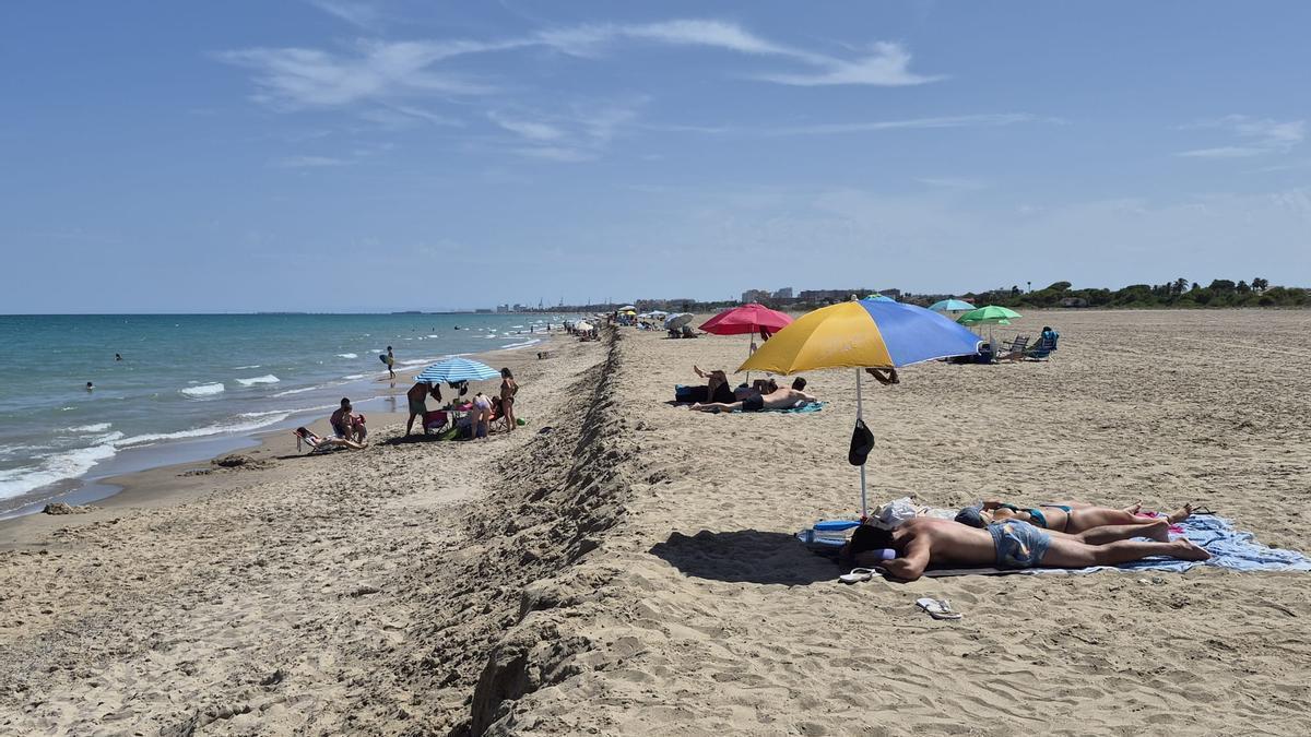 Así es el gran escalón en algunos tramos del litoral norte de Sagunt