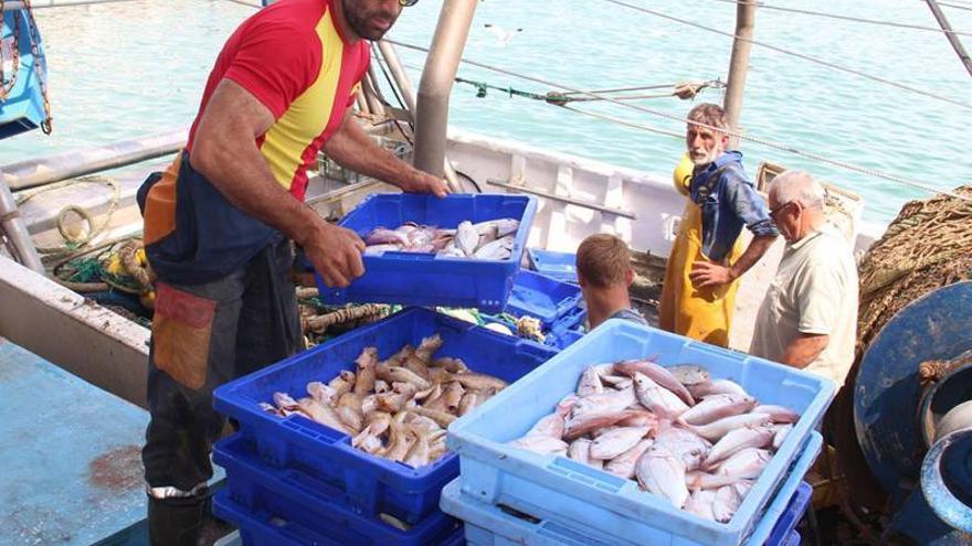Los pescadores de Burriana urgen un dragado en el interior del puerto