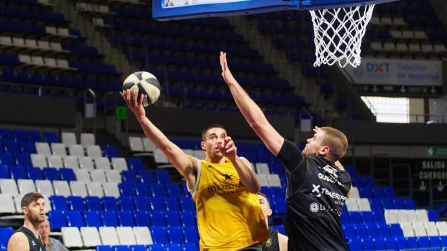 La última sesión en Tenerife, con el balón copero