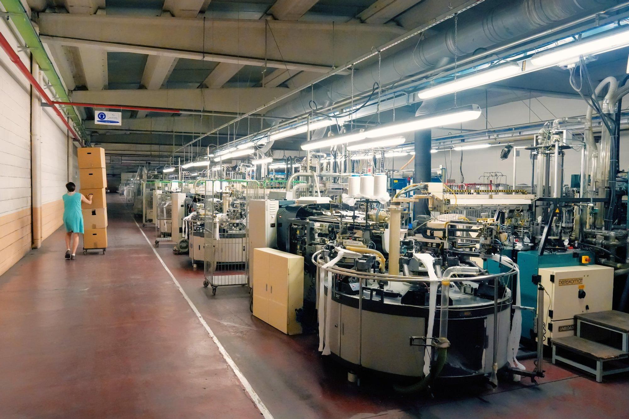 Adiós a Marie Claire: La fábrica de medias que nació en el interior de Castellón hace 116 años