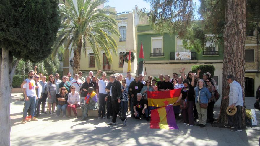 Colectivos republicanos de Burjassot homenajean a las víctimas del franquismo
