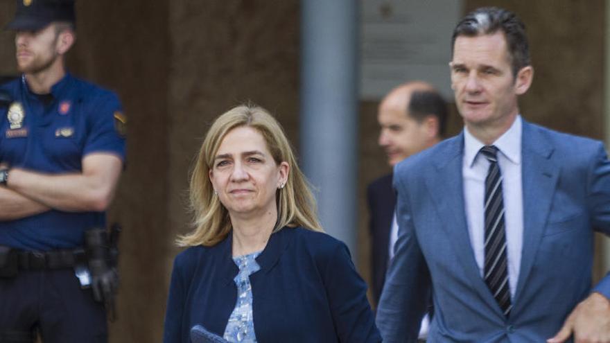 La Infanta Cristina e Iñaki Urdangarín, imputados por el caso Nóos.