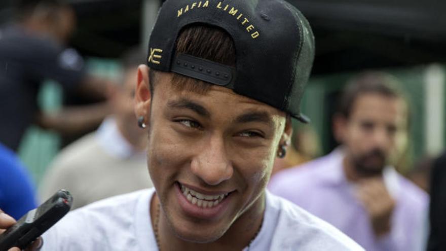 Embargan a Neymar 47 millones de dólares