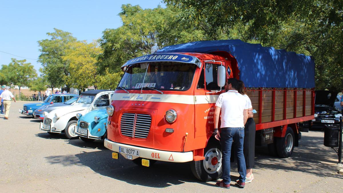 Concentración de coches clásicos en Antequera