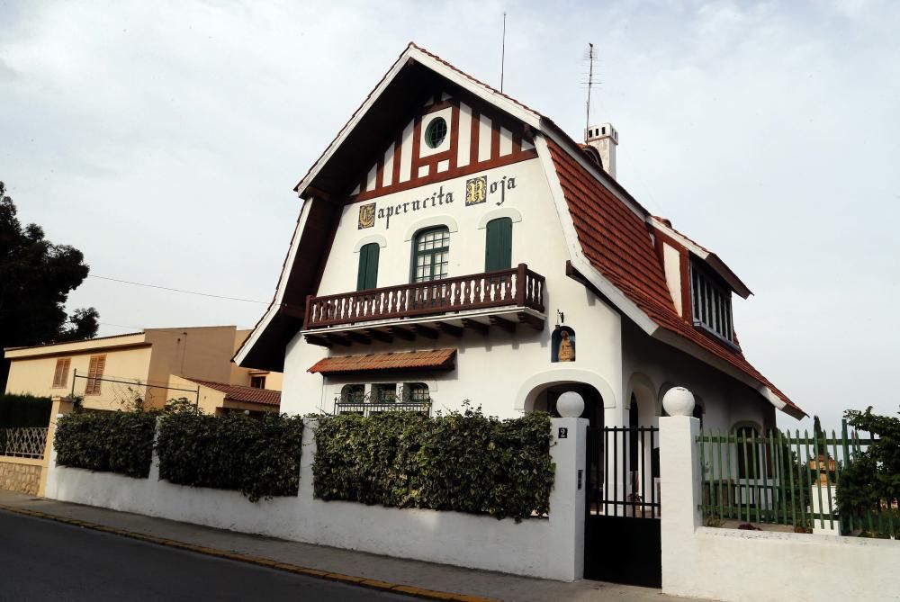 Villa de 'Caperucita Roja' en Rocafort