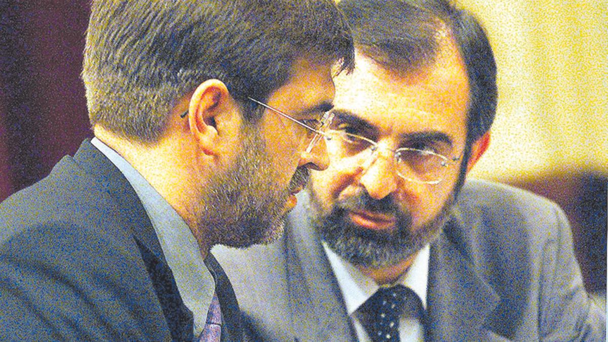Sampol se dirige a Antich, juntos hundieron al portaaviones del PP.
