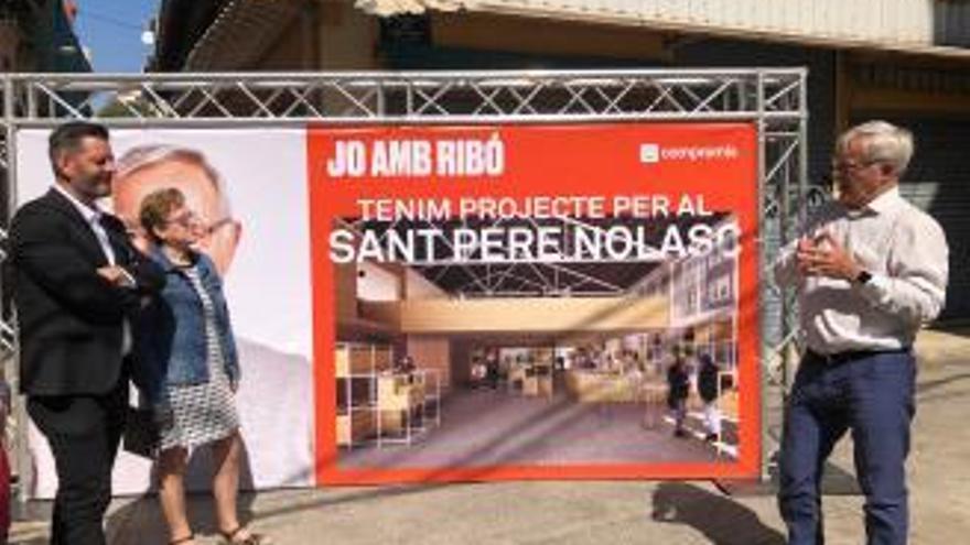 Ribó acudió ayer al mercado San Pedro Nolasco para presentar su propuesta de revitalización.