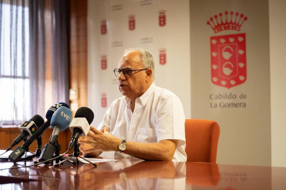 Casimiro Curbelo durante su comparecencia sobre el cero energético