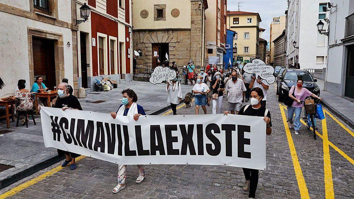 Manifestación en Cimadevilla el pasado agosto | JUAN PLAZA