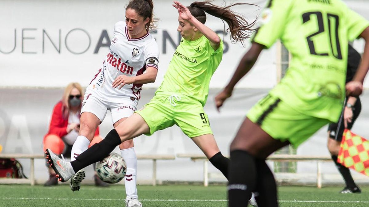 Lance del partido entre el Fundación Albacete y el Pozoalbense, de la fase de ascenso en la Liga Reto Iberdrola.