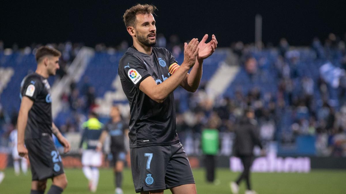 Cristhian Stuani agraeix el suport d&#039;alguns aficionats un cop acabat el partit