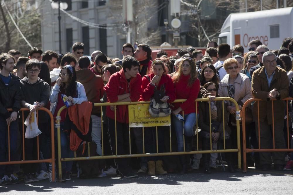 Búscate en la mascletà del 8 de marzo