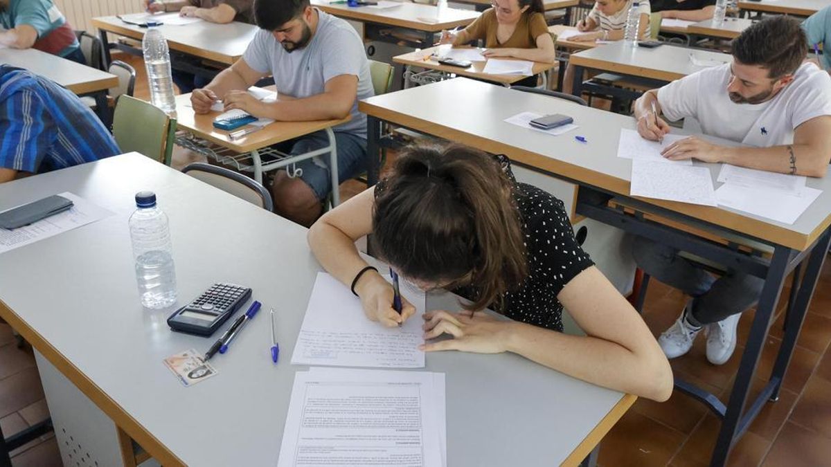 Aspirantes durante las últimas oposiciones al cuerpo de profesores, el pasado mes de junio.