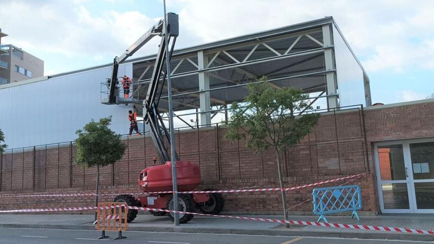 Obres Renovació del tancament de la pista coberta del Cusí