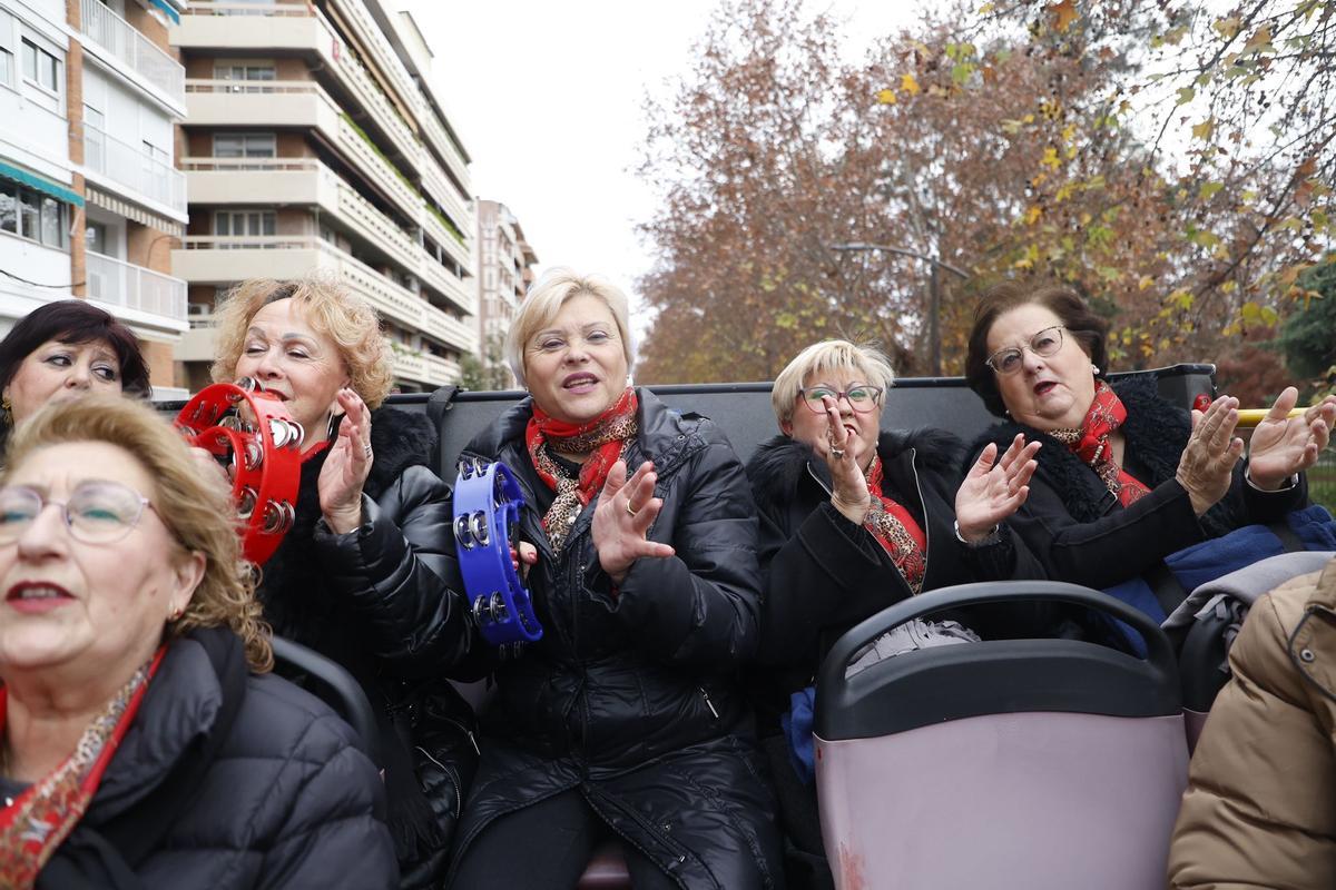 Los mayores llenan la ciudad de villancicos